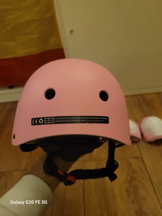 Patines y equipo de protección infantil 57 euros