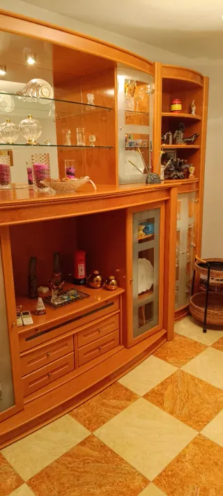 Mueble de salón madera y cristal