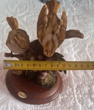 Figura de porcelana de pájaros