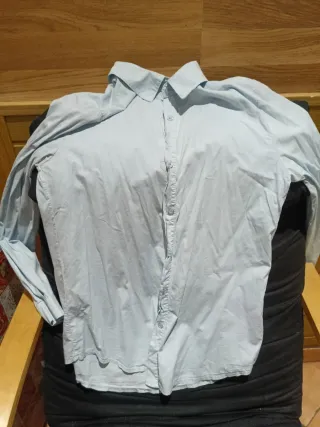 Camisa azul de manga larga