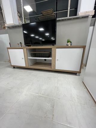 Oferton Mueble TV madera y blanco
