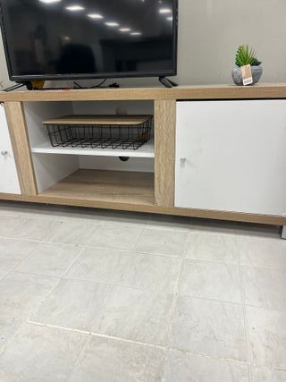 Oferton Mueble TV madera y blanco