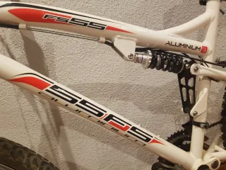 Bicicleta de Montaña Doble Suspensión