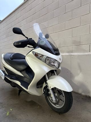Suzuki Burgman 200