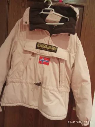 Chaqueta Napapijri rosa y marrón