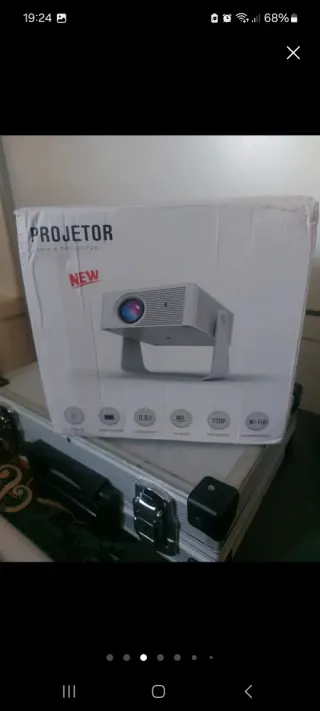 Proyector LED Smart TV Android 11