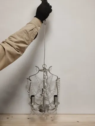 Lámpara colgante de metal y cristal