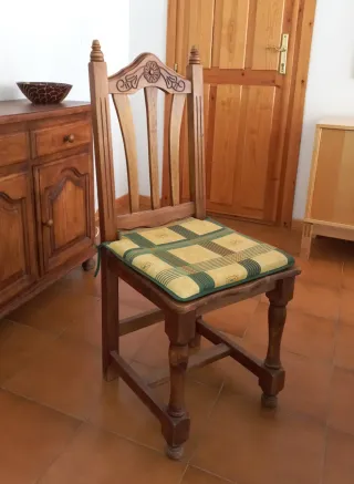 Mesa comedor y 6 sillas rústicas