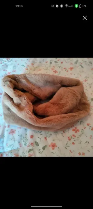 Due sciarpe in pelo sintetico