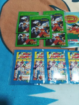 Lote Sobres Cromos Dragon Ball y Street Fighter