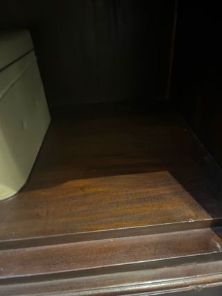 Armario de madera antiguo