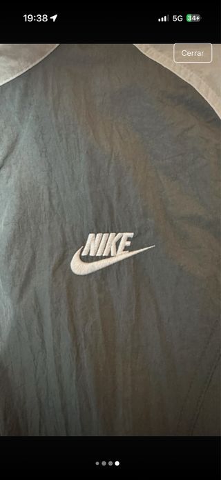 Chaqueta Nike Gris y Blanca