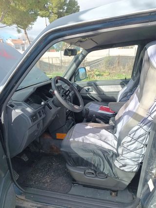 Mitsubishi Montero 2000