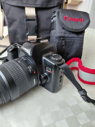 Cámara Canon EOS Rebel T3i + Accesorios