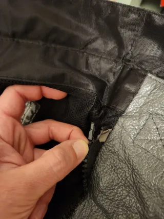 Mono de cuero para moto