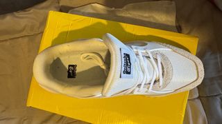 Zapatillas Asics Beige y Blancas