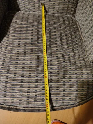 Sillón orejero cómodo tejido