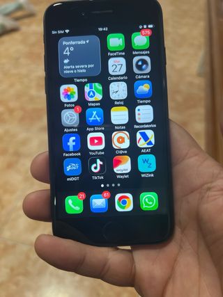 iPhone SE 2ª Gen Nero in buone condizioni iOS 26