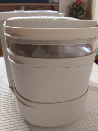 Amuse -Set di tre contenitori per il pranzo.