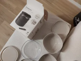 Amuse -Set di tre contenitori per il pranzo.