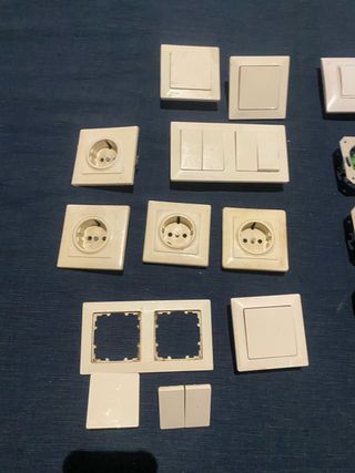 Enchufes e interruptores varios