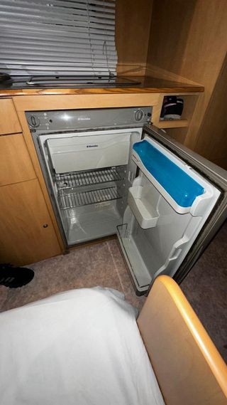 Mueble cocina caravana con nevera trivalente