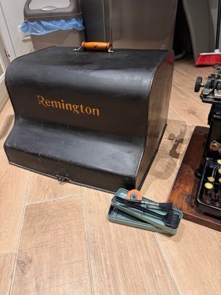 Macchina da scrivere Remington 12