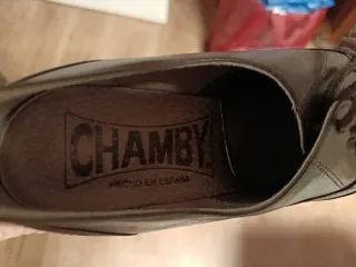 Zapatos de tacón grises