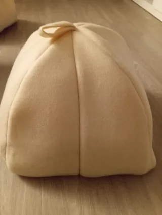 Cueva para gatos beige