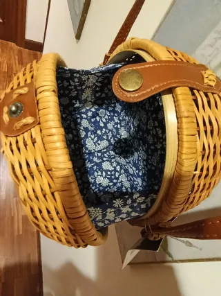 Bolso de rattan color miel
