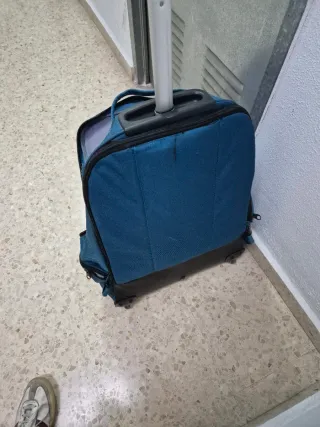 Maleta mochila con ruedas azul