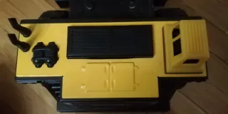 Camión volquete amarillo para jugar