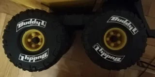 Camión volquete amarillo para jugar