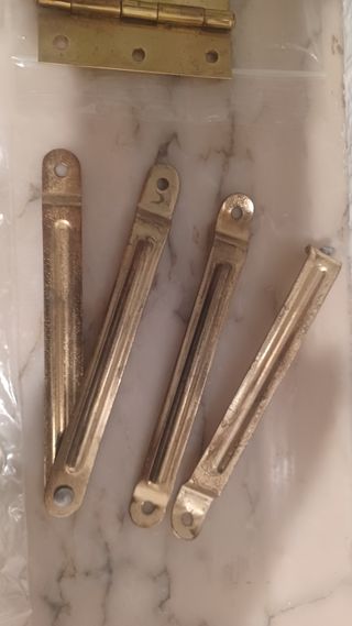 Lote bisagras, asas y cierres