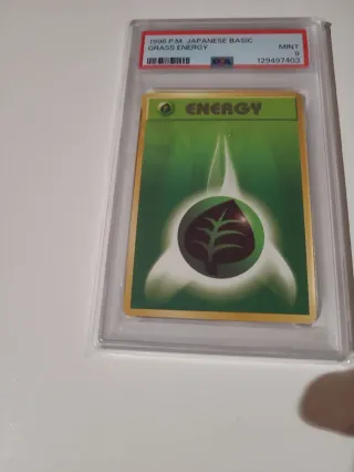 Carta Pokémon Energía Planta Japonesa PSA 9