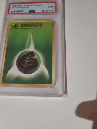 Carta Pokémon Energía Planta Japonesa PSA 9