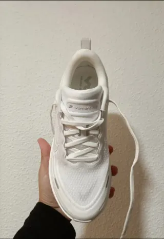 Nike Vomero Plus T39 Blancas