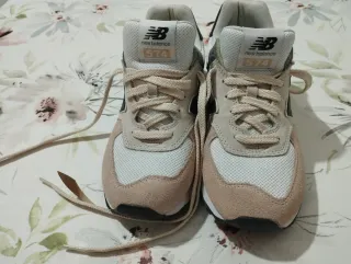 Zapatillas New Balance Beige/Rosa