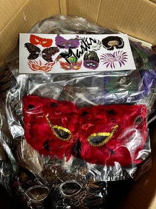 5 antifaces de Plumas varios modelos