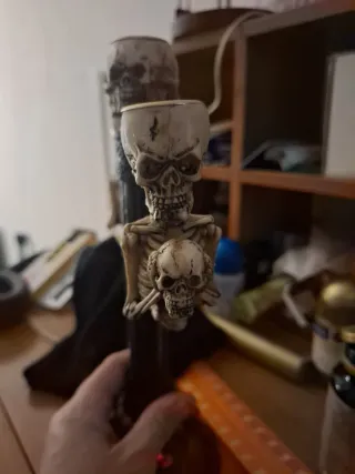 Candelabro calaveras decorativo