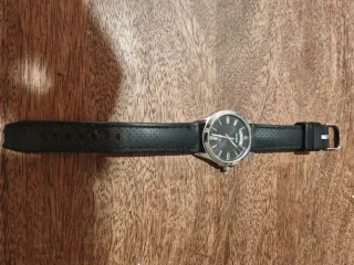 Reloj Casio MTP-1381, cara Negra, movimiento japón