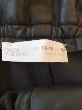 Bermudas Zara efecto piel negras