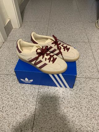 Zapatillas Adidas Gazelle Beige y Morado