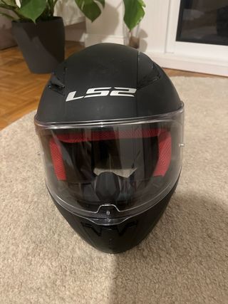 Casco de moto LS2 negro