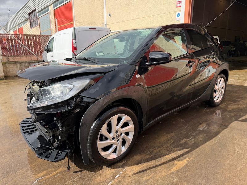 Toyota Aygo X Play Año 9/2024 - foto 1