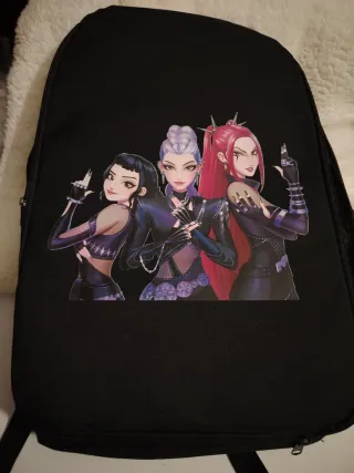 Mochila Negra con Diseño Anime