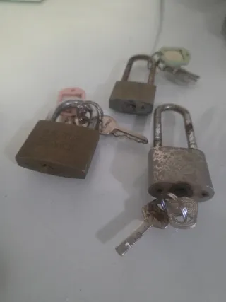 Lote 3 candados con llaves