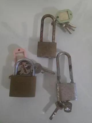Lote 3 candados con llaves