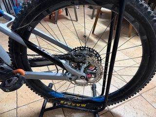 Cube Stereo Hybrid Action Team 140 Nyom