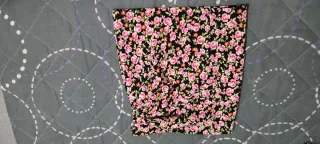 Falda corta flores rosas